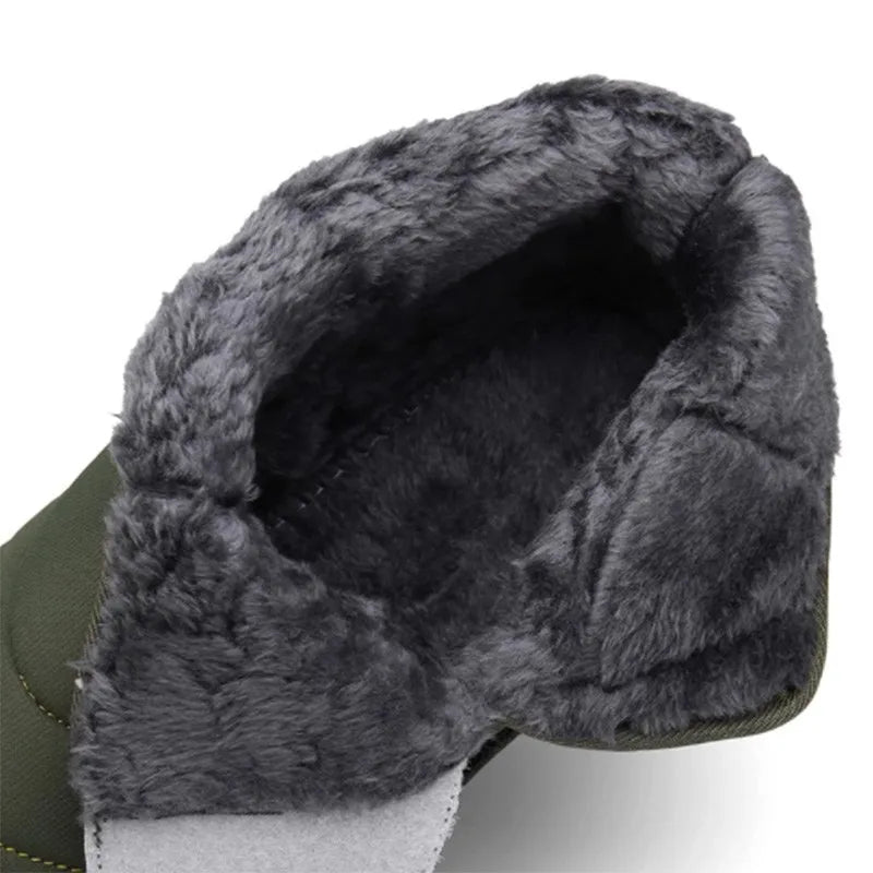Close-up of Callum snow boots&